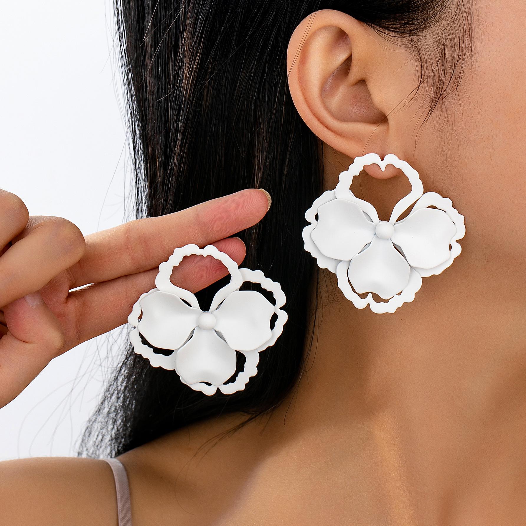 

Модные серьги-подвески для женщин