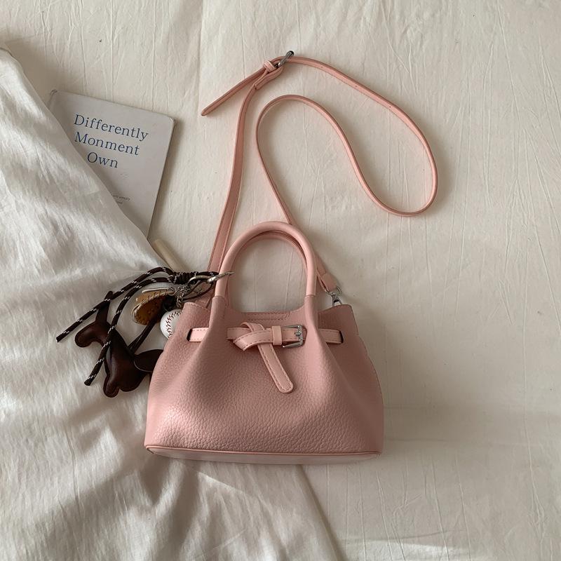 Fashionable and Sophisticated Bag - Simple Business Tote with Shoulder Strap and Stylish Crossbody Design