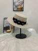 Autumn and Winter New Flat Top Top Top Hat Women's French Light Luxury Thousand Gold Woolen Hat Elegant Pearl Flower Top Hat Self-operated
