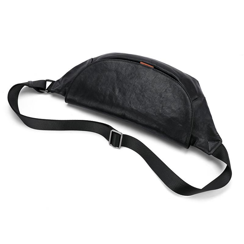 SCHWARZETIENNE Men s Leather Crossbody Bag