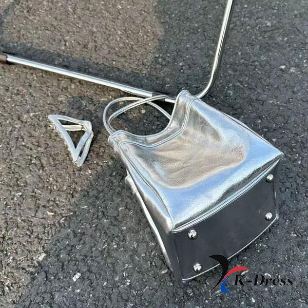 Lesklá stříbrná taška (1 barva)