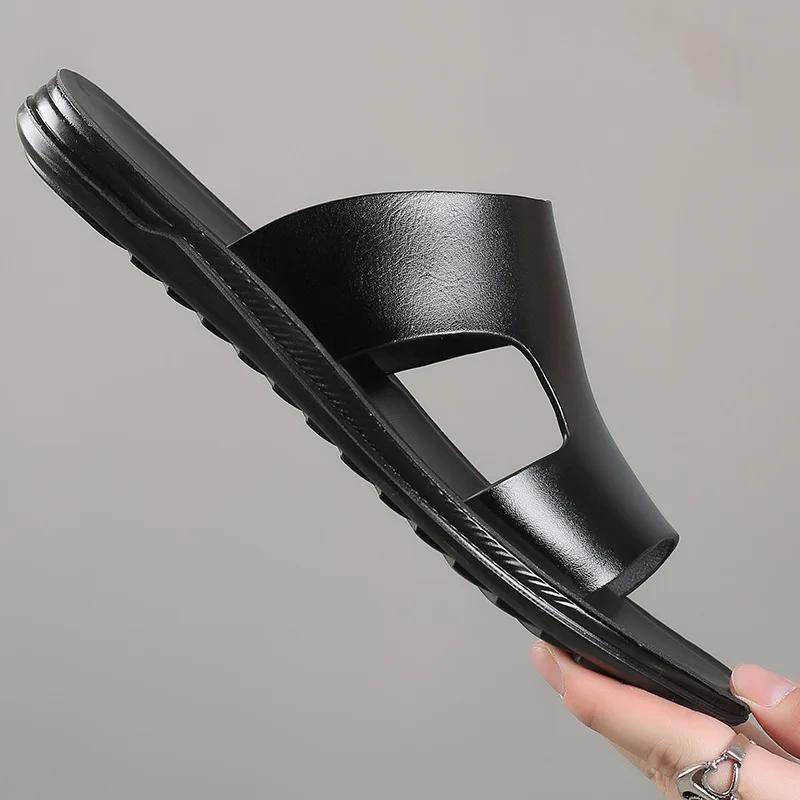 Men Trending Summer Outdoor Leisure Non-Slip Beach Indoor Slippers Slides Fashion Beach Shoes Slippers Men's Sandals 2025