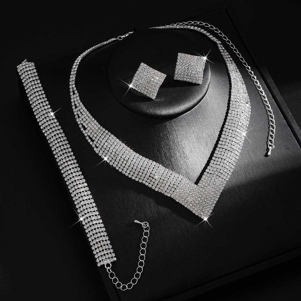 Atmospheric Rhinestones, Silver-plated Bride Jewelry, Necklace, Stud Earrings, Bracelet Set, Dress Accessories.