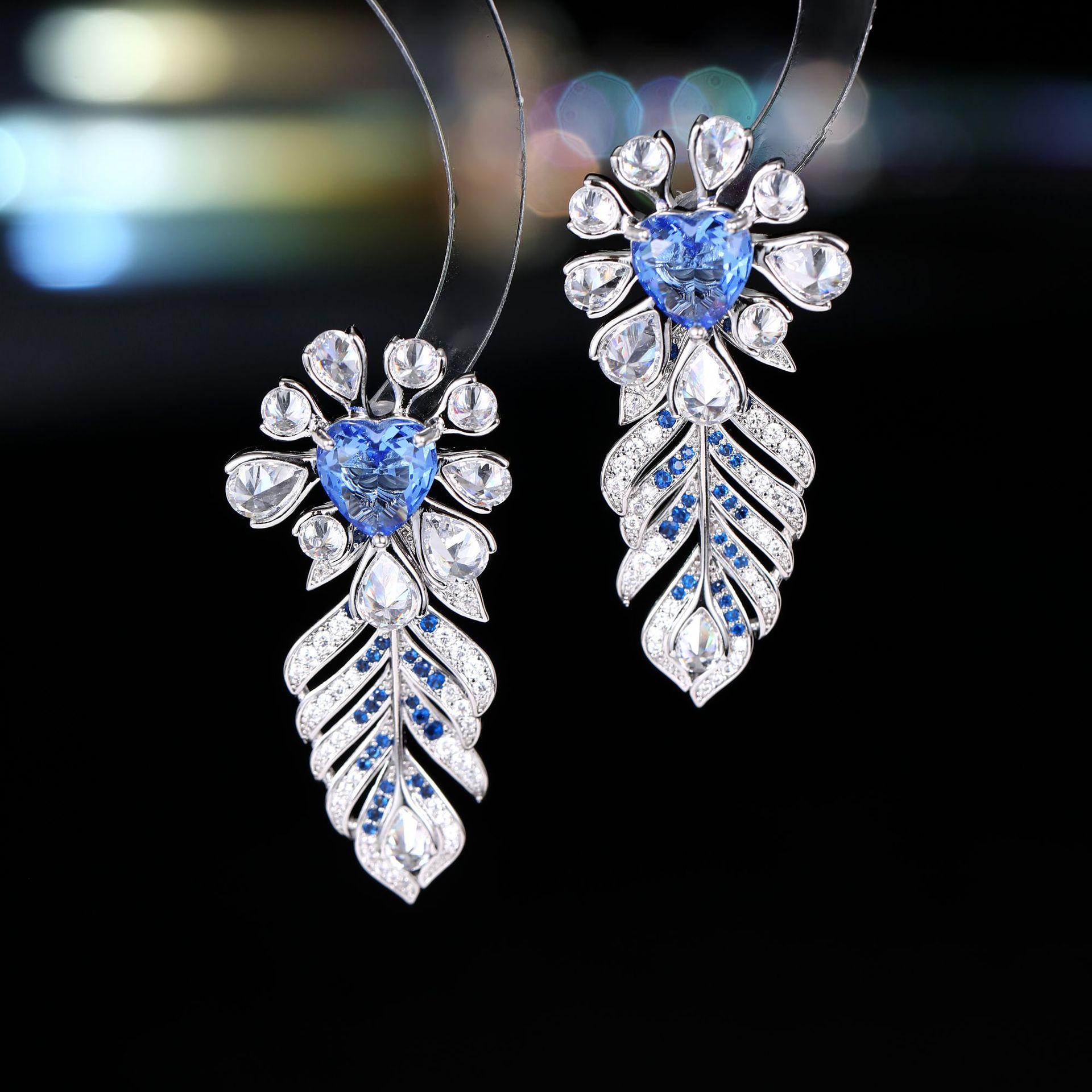 

Женские серьги в элегантном дизайне «легкая роскошь» с трехмерными листьями и цветами, модные и универсальные, нишевый дизайн