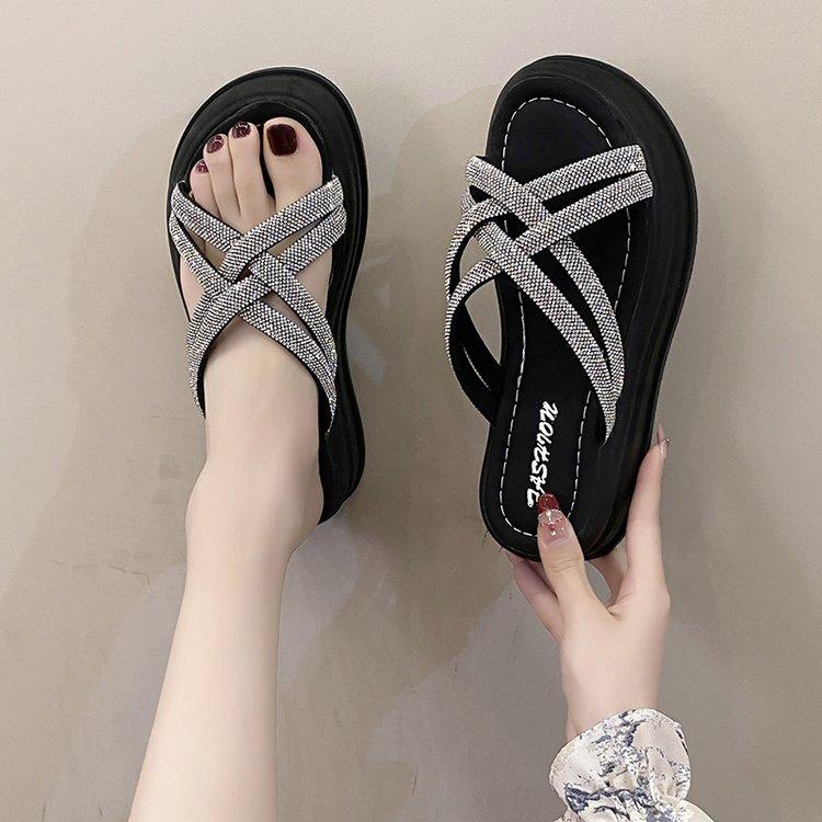 Internet celebrity platform slippers women's 2024 new summer fashion versatile wear wedge heel sponge cake beach cool slippers