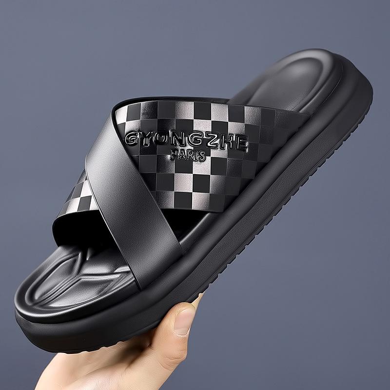 Summer New Fashion Soft Soles Non-slip Outside Wear Slippers for Men  Black Leisure Leather Beach Shoes Slippers Man