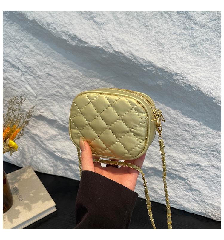 

Популярная в этом году модная корейская версия универсальной маленькой круглой сумки, женская новая трендовая сумка-мессенджер на плечо с ромбовидной цепочкой в иностранном стиле 2025 года золотой