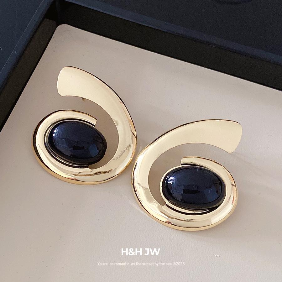 Steel Needle Geometric Spiral Stud Earrings New European and American Niche Design Earrings Light Luxury High Sense Personalized Earrings Women