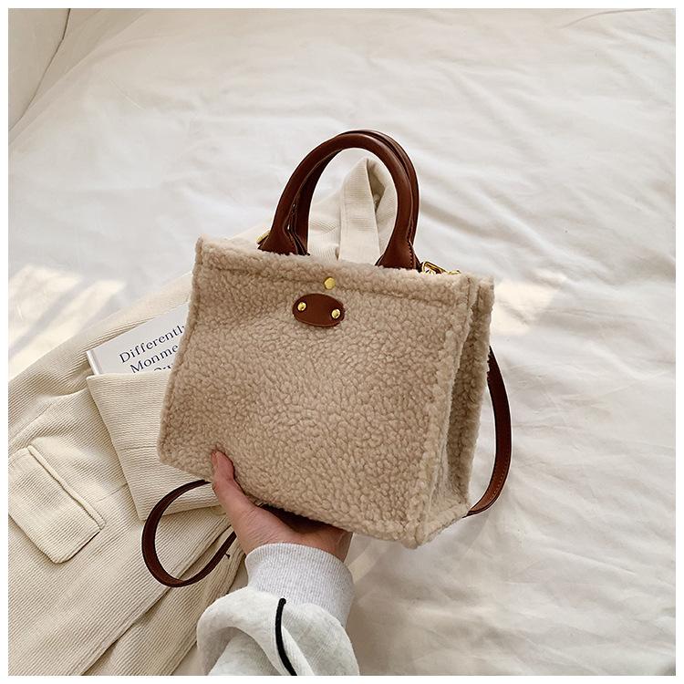 Portable Plush Bag Women's 2025 New Fashion Temperament Plush Bag Niche Versatile Commuter Shoulder Messenger Bag Tide