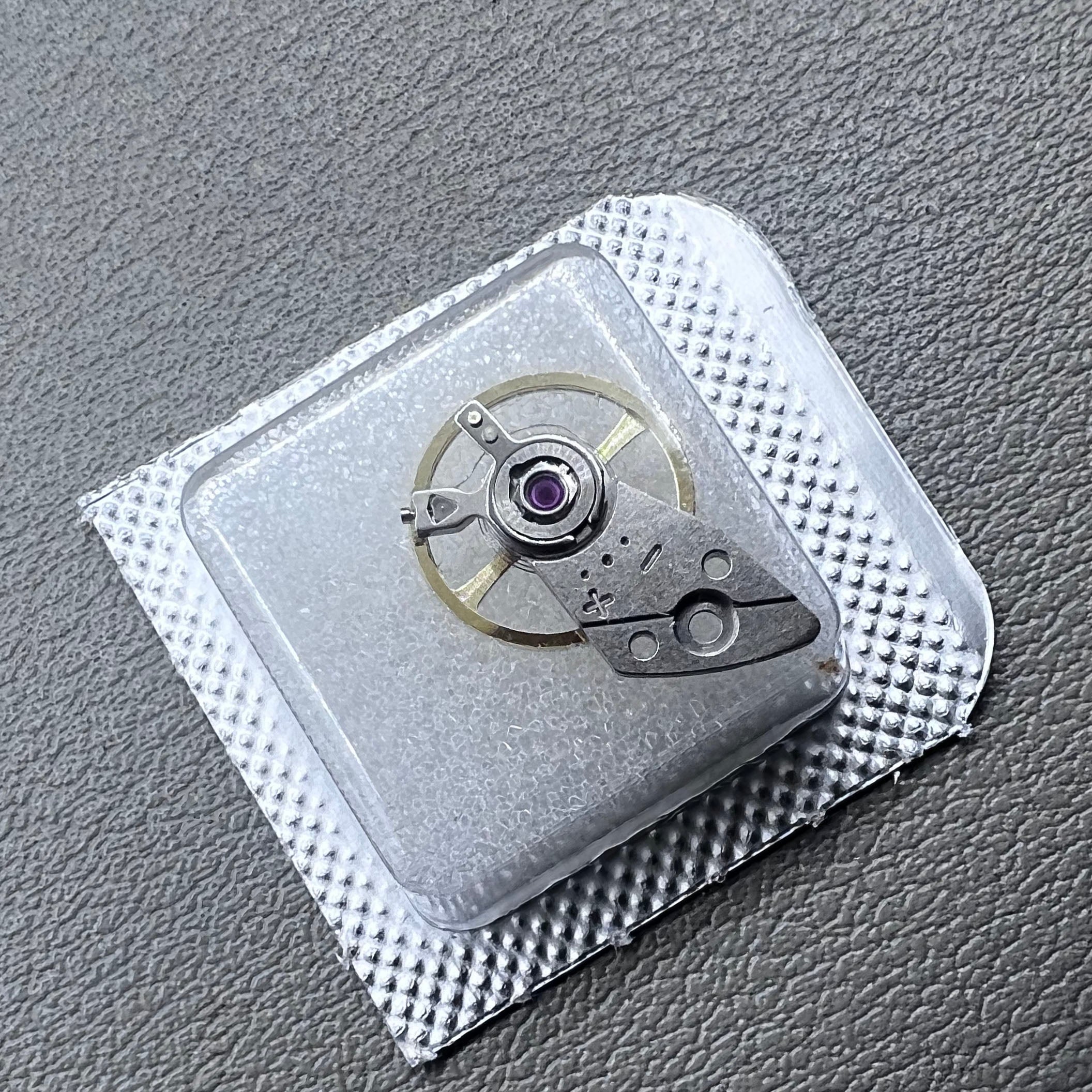 Japan Complete Balance Wheel with Silver Splint for Miyota 8205 8200 Movement