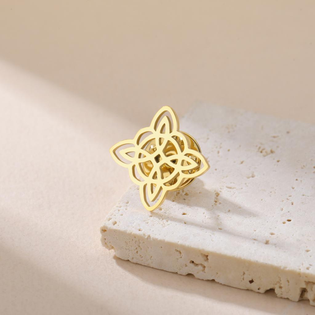 Teamer Irish Witch Knot Stainless Steel Pin Brooch for Women Men Celtics Knot Amulet Vintage Jewelry Clothing Accessories
