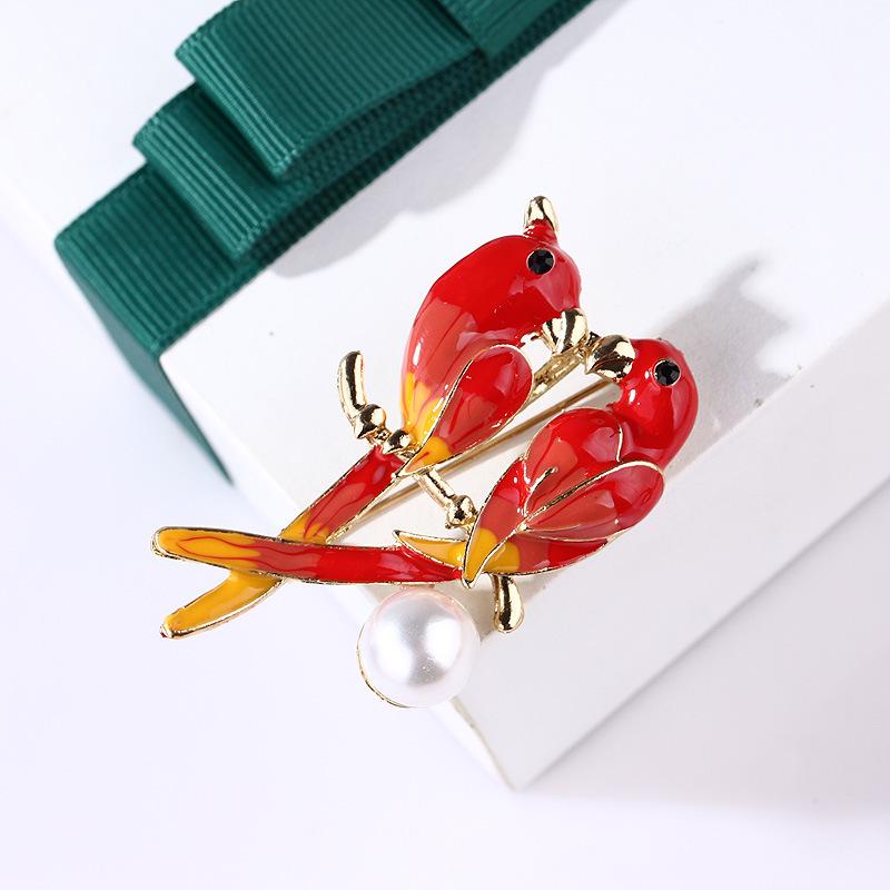 High-End Alloy Enamel Painted Parrot Brooch - Little Birds Kissing Lapel Pin