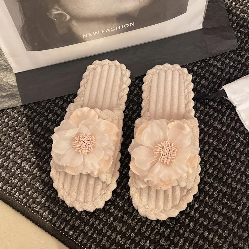 Fashion 2025 NEW  Women's Floral Indoor Flat Bottom Plush Autumn Winter Cotton New Version Single Strap Indoor Slippers