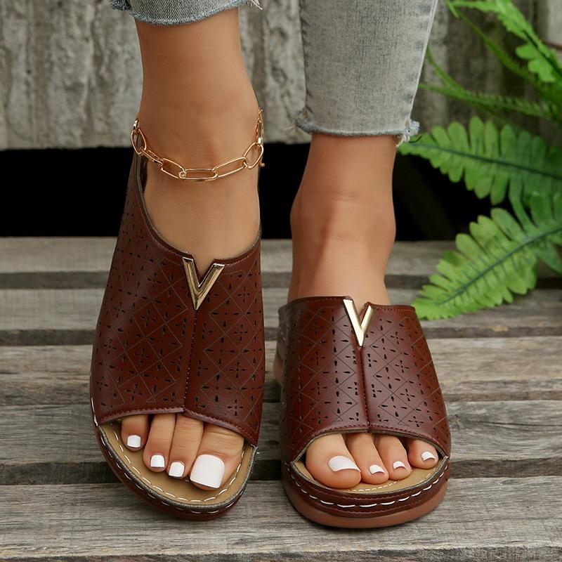 Cross-border New Large-size Hollow Slope Heel Cool Slippers Women's European and American Fish Mouth Thick Bottom