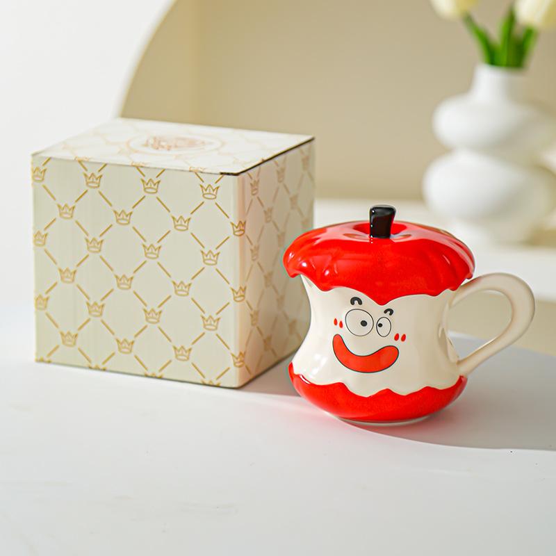 

Креативная забавная чашка для питья воды в виде яблочного огрызка с крышкой, ложкой, сувенирная керамическая кружка, фруктовая парная чашка 301-400ml