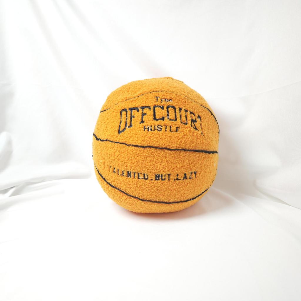 Kreativní plyšová panenka polštář na basketbal mimo hřiště