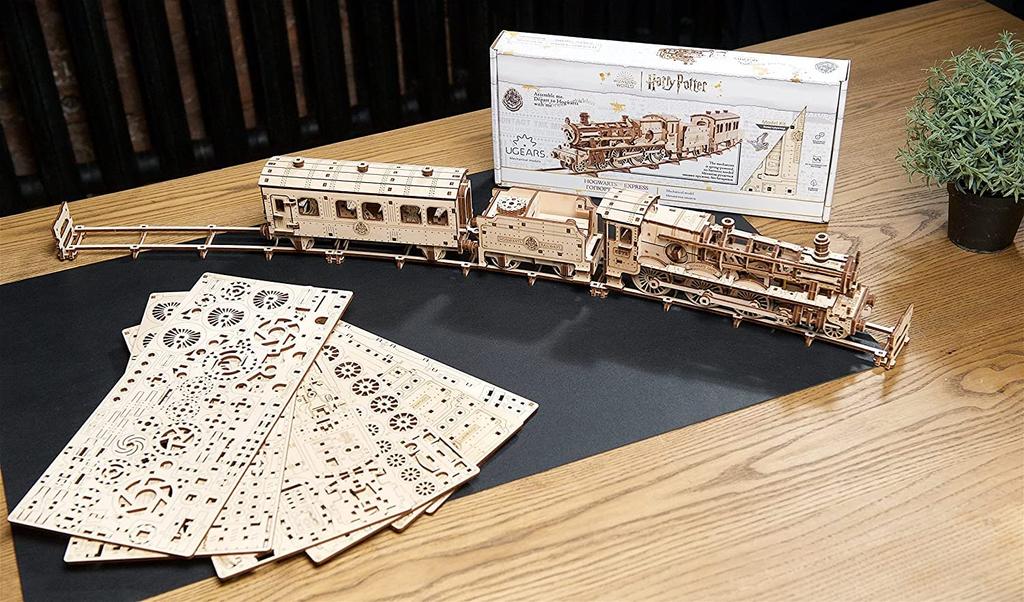 Ugears Harry Potter Hogwarts Express Wooden Puzzle, Craft Model, No Glue or Tools Required, Adults
