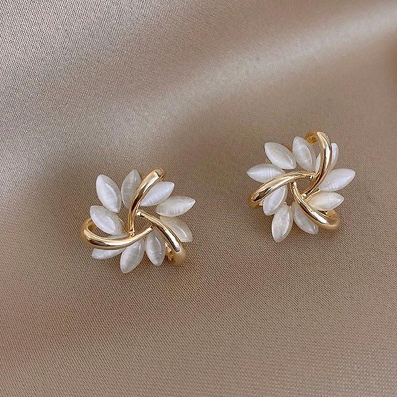 

1 пара Изысканных и Элегантных Серьг-пусет в виде бабочек, подходящих для женщин в любой ситуации one-size золотой