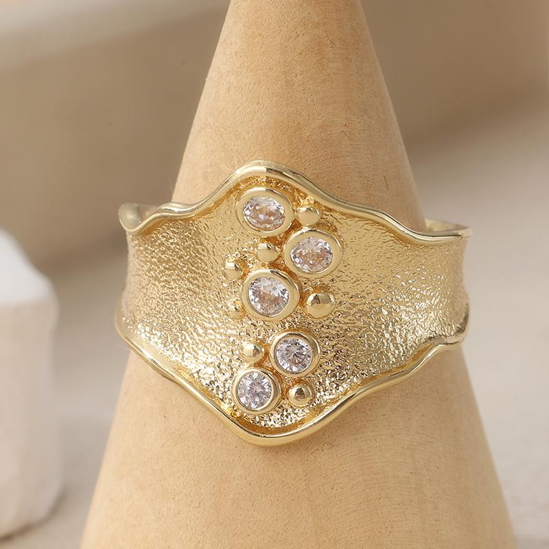 Vintage Women's Golden Ring Irregular Designed Inlaid Synthetic Zirconia Daily Party Banquet Luxury Fashion Jewelry Accessories