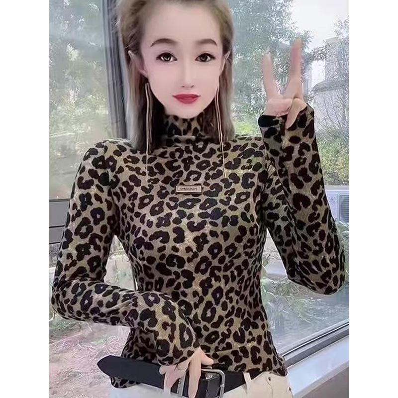Stylish Leopard Print High Neck Base Layer Top for Women - Autumn/Winter, Warm German Fleece, Long Sleeve.