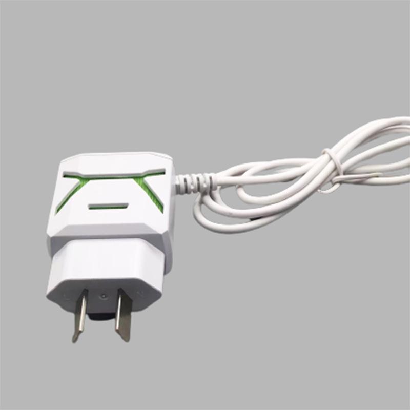 Weißes Handy USB Direktladegerät Neutrales Kabel Stecker Flacher Handy Schnellladekopf