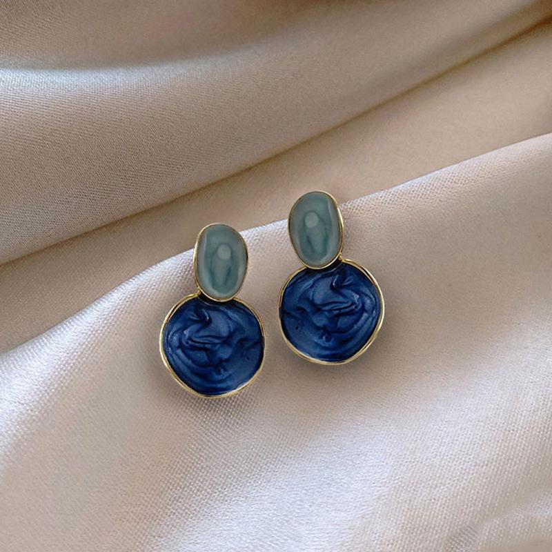 

Женские серьги-пусеты в форме неправильного ронделя, подходящие ко всему one size