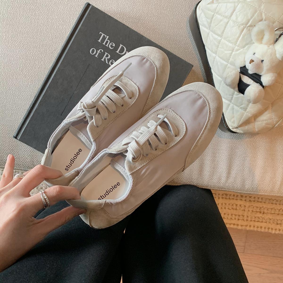 

The same grape mother new super soft waxy splicing lace-up versatile low-heeled little white shoes round head sports and leisure shoes board shoes 35 серый