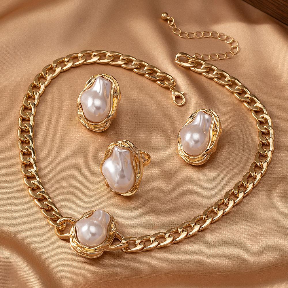 4pcs Retro Luxury Fashion Style Earrings Necklace Plus Rings Set