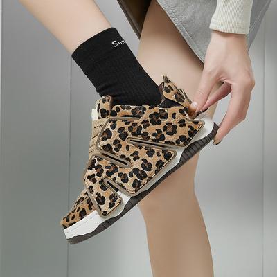 Schillernder Leopardenmuster braun koreanische Version vielseitiger Modetrend erhöhende Board-Schuhe Brotschuhe Damen
