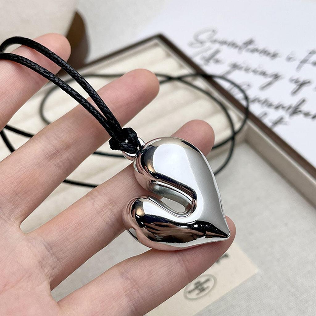 Heart Pendant Necklace Resin Heart Neck Wearing Fashionable Heart Necklace for Women Cute Dainty Love Pendant Necklaces