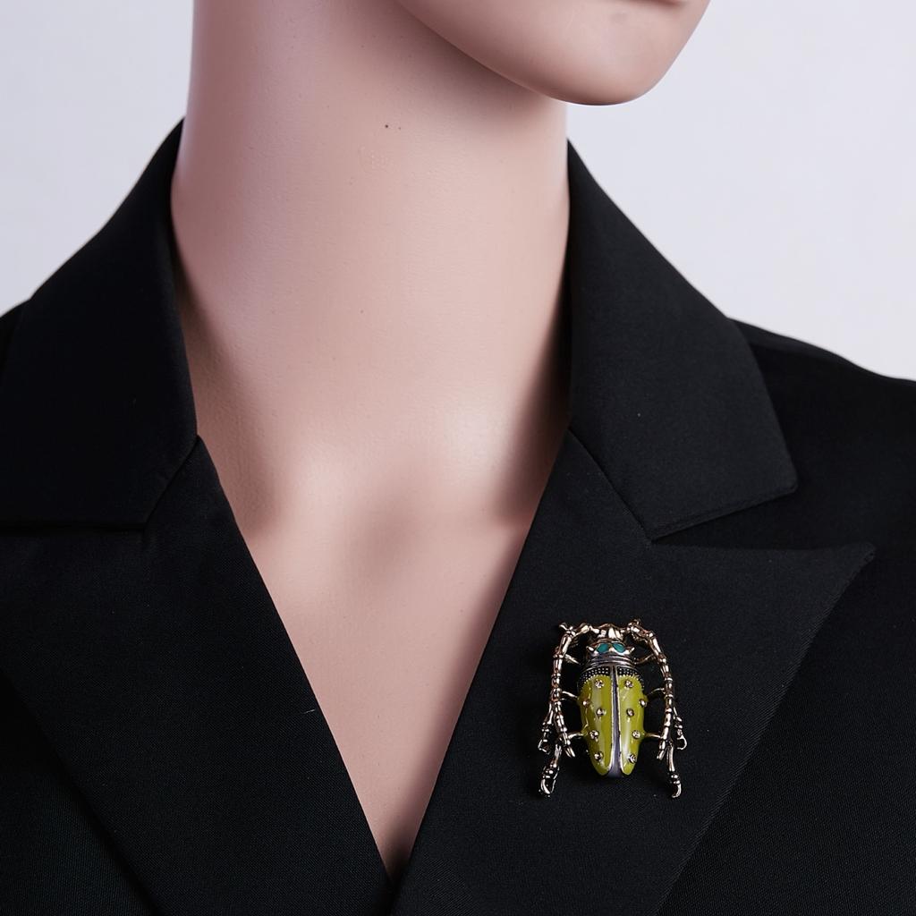 Vintage Green Enamel Beetle Brooch For Women Men Fashion Creative Rhinestone Insect Bettle Animal Buckle Pins Punk Party Jewelry