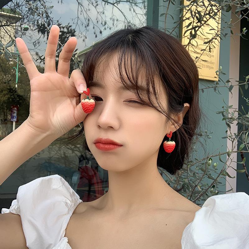 Female Countryside Style Cute Strawberry Earrings 1 pair