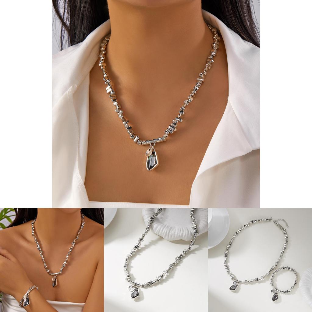 Einzigartiges unregelmäßiges Formlegierungs-Anhänger-Choker- und Armband-Set mit Liniendetails für Damen