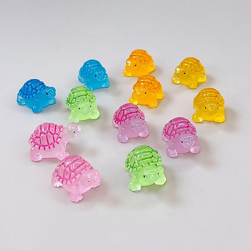 

Мультяшная светящаяся скульптура маленькой черепахи, реалистичные декоративные стереоскопические подвески, украшение для автомобиля, мини-украшение для ландшафта A1