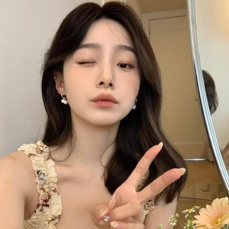 High-End French Retro Pearl Pendant Earrings: Elegant, Versatile Hoops for Women