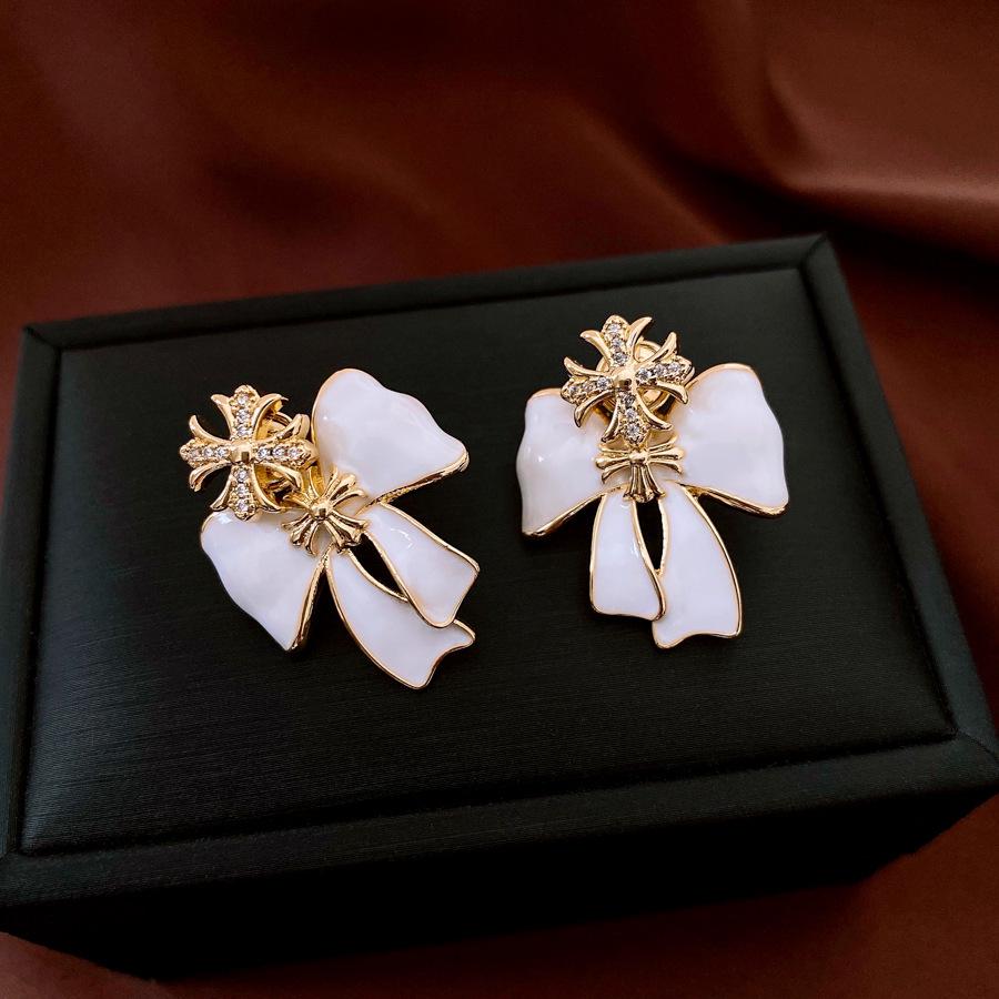 

Винтажные ретро серьги-пусеты Серебряная игла - Элегантные, универсальные, высококлассные серьги в придворном стиле.