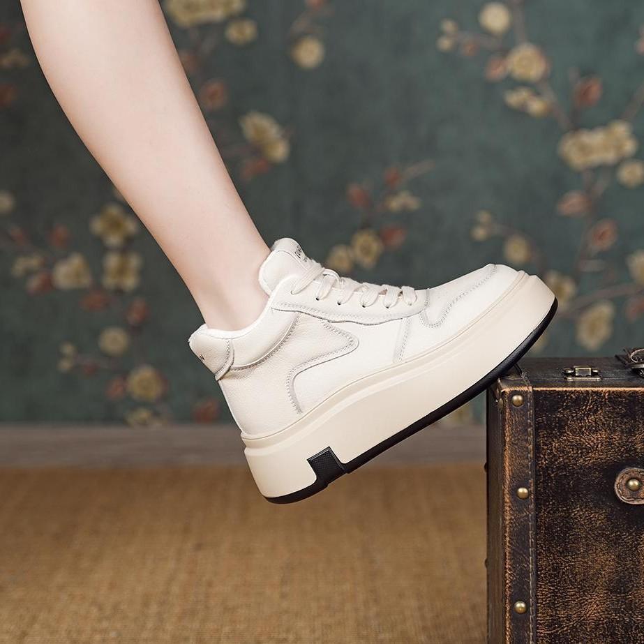 Muffin shoes women's new thickened warm matte color matching thick-soled small casual velvet board shoes in autumn and winter 2025