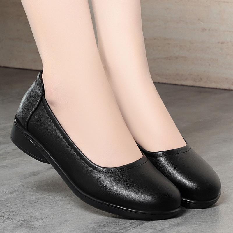 Fashion Thick Heel Comfortable Leather Shoes For Women In Autumn New Mother Shoes Professional Shoes Formal Wear And Without Tiring Feet