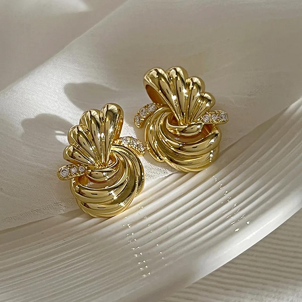 

Huitan Geometric Shape Gold Color Stud Earrings for Women Paved Shiny CZ Special-interest Lady s Earrings New Trend Jewelry