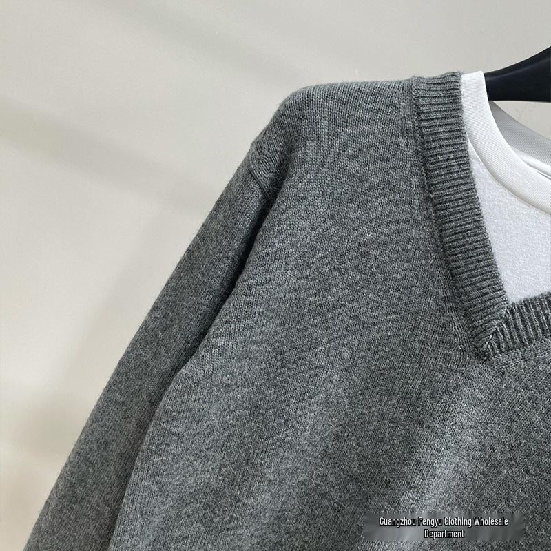 2025 Early Autumn Gray & White Jacquard Letter Long Sleeve Crew Neck Sweater - Loose Slimming Age-Reducing Wool Top for Women