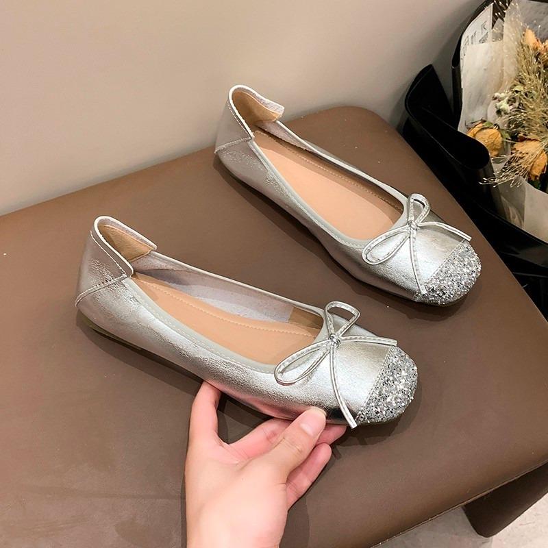 

Мода 2025 Мода Женские балетки с неглубоким вырезом Новые пайетки Ежедневная горячая распродажа Бант-бабочка Легкая мягкая подошва Удобные балетки Низкий каблук zapatos 40 серебряный