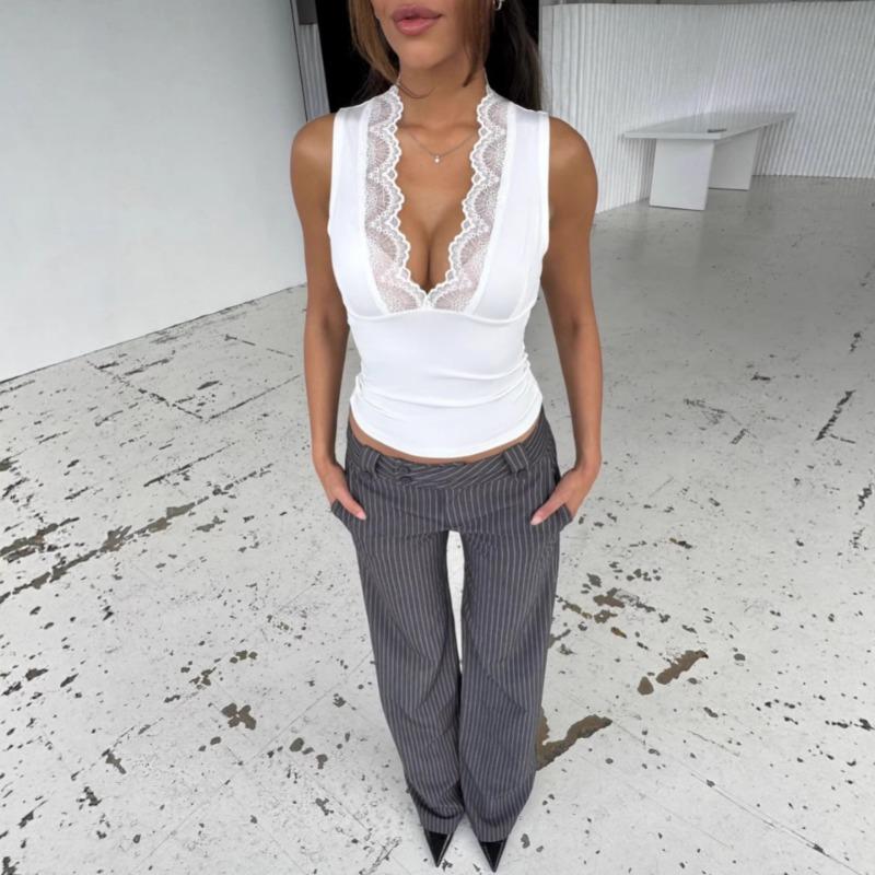 New Deep V-neck Lace Patchwork Tank Tops Women Slim Fit Sexy Sleeveless Vest Fashion Elegant White Tops Sexy Casual Simple Clothing