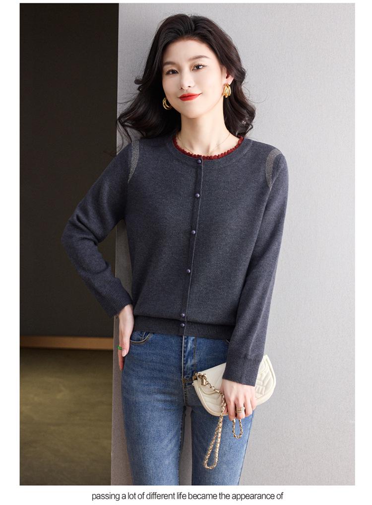2025 Red Knitwear Round Neck Sweater for Middle-aged Women - Stylish Spring & Autumn Fashion