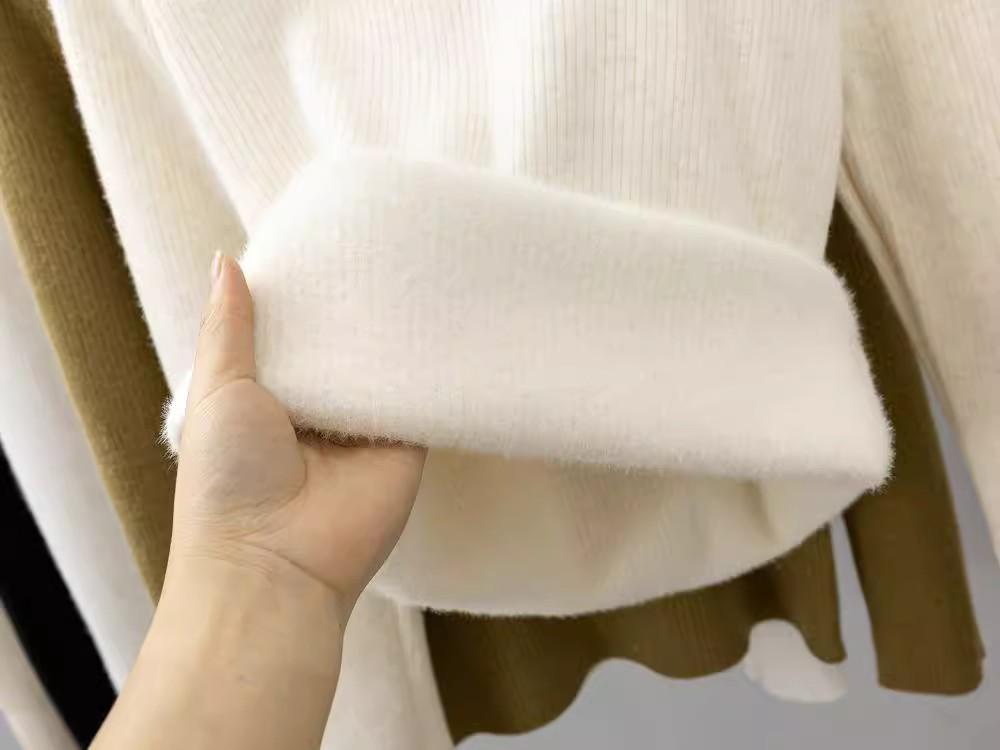 Women's Fleece-Lined One-Piece Sweater: Zip-Up Knitwear with Semi-High Neck for Autumn & Winter Layering.