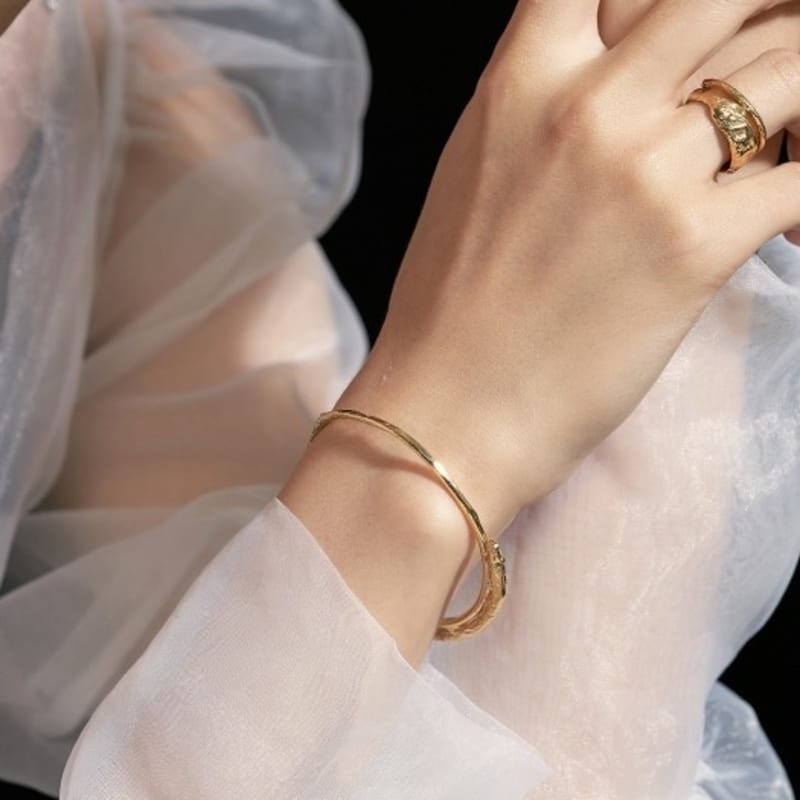 

MAISON DE KIG Bigle Ment Bangle gold