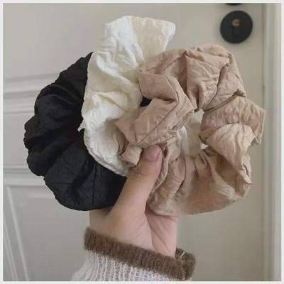 Milk Coffee Hair Scrunchie — grumbu efekts zirgaste matu kaklasaite rudenim/ziemai