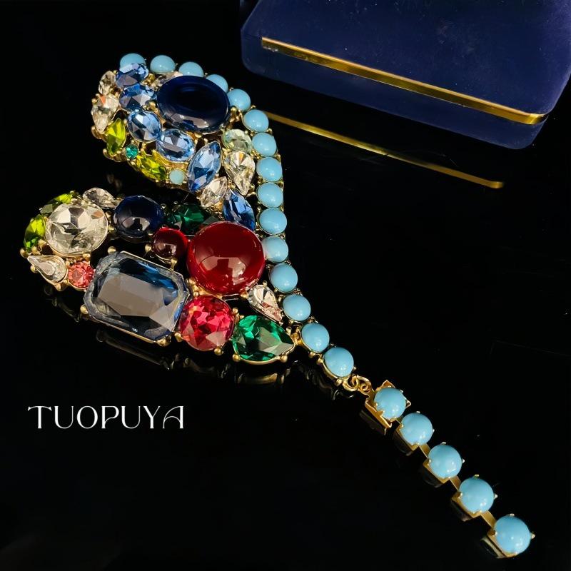 European & American Retro Crystal Heart Brooch: Alloy & Rhinestone Pin for Clothing