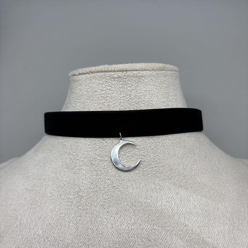 Vintage Dark Subculture Crescent Moon Clavicle Choker Necklace For Women
