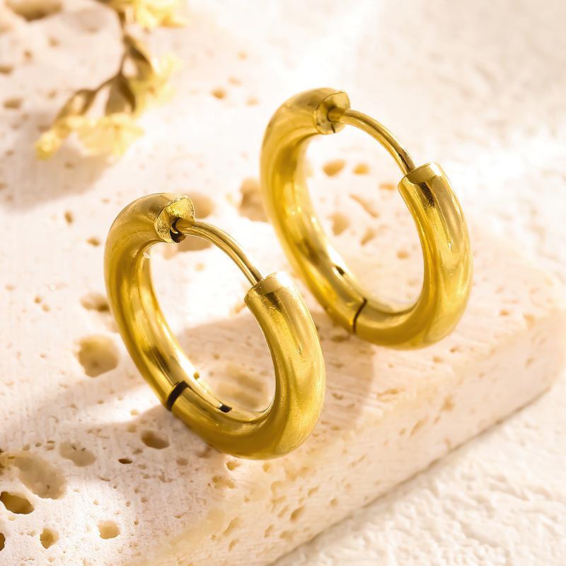 High-End Smooth Hoop Earrings: Light Luxury, Simple, Versatile, Non-Fading, Cold Style for Couples