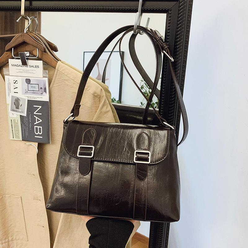 Simple casual shoulder bag women's new trendy fashion small square bag high-end commuter women's bag